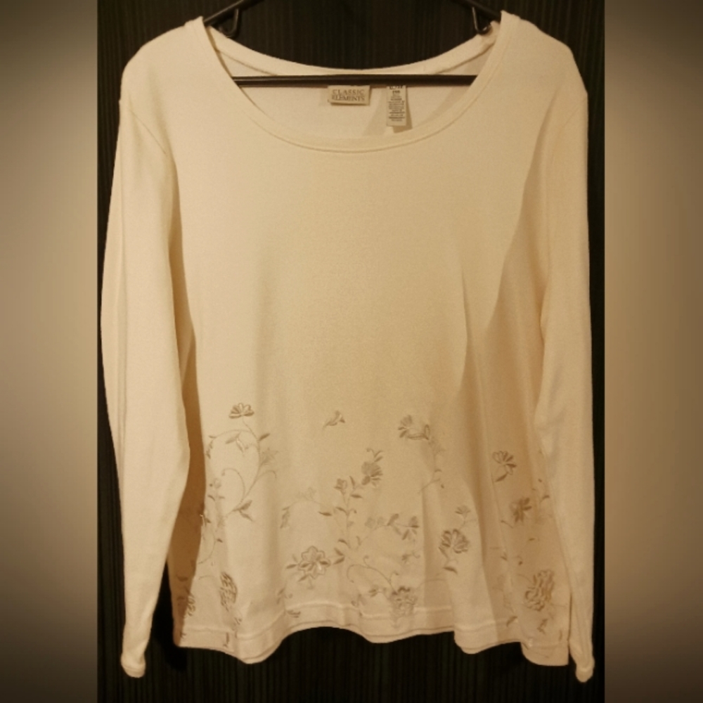 Classic Elements ladies soft knit top.